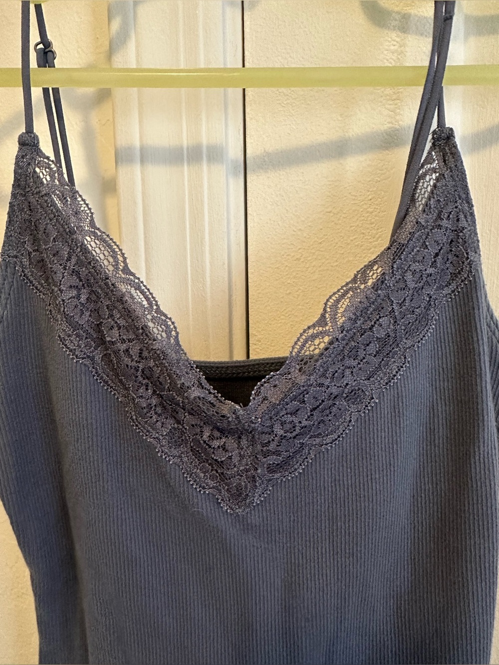 Hollister teen girls dark grey camisole tank top size XSmall - Picture 2 of 15